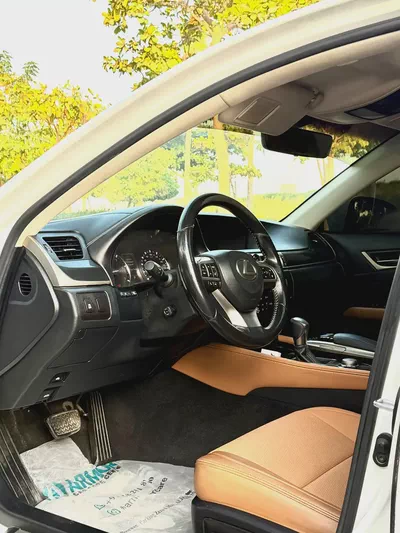 2016 Lexus GS-Series GS 200t GCC Specs in Excellent Condition-10
