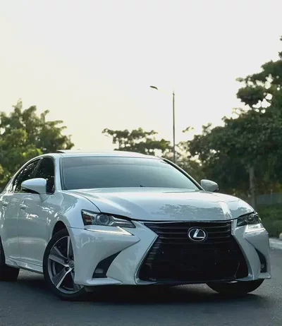 2016 Lexus GS-Series GS 200t GCC Specs in Excellent Condition-6