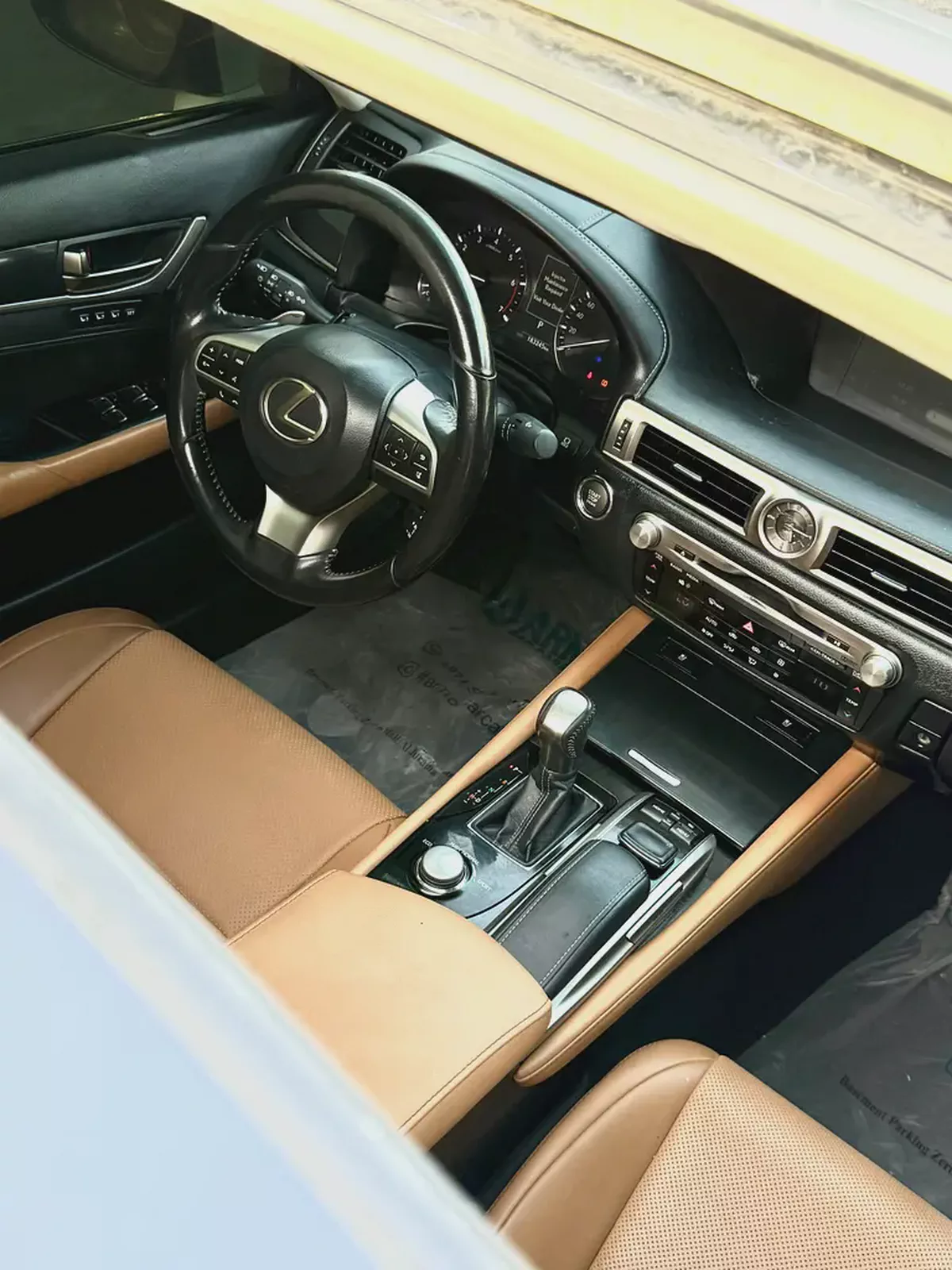 2016 Lexus GS-Series GS 200t GCC Specs in Excellent Condition-12-12