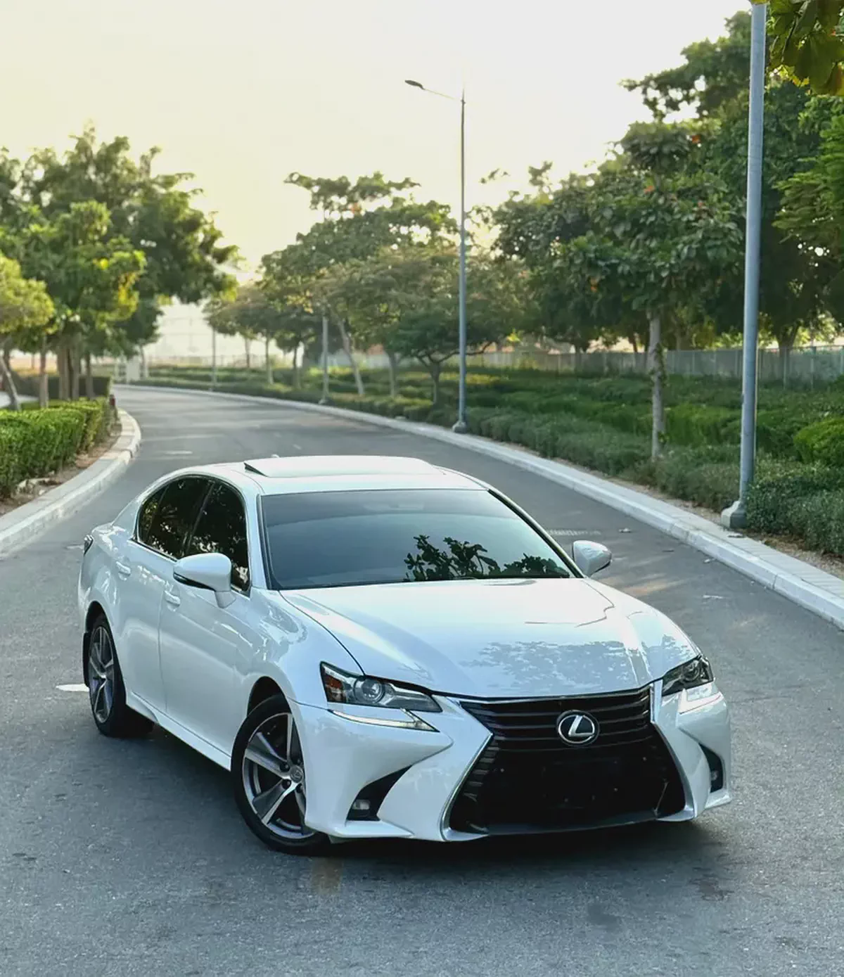 2016 Lexus GS-Series GS 200t GCC Specs in Excellent Condition-2-2