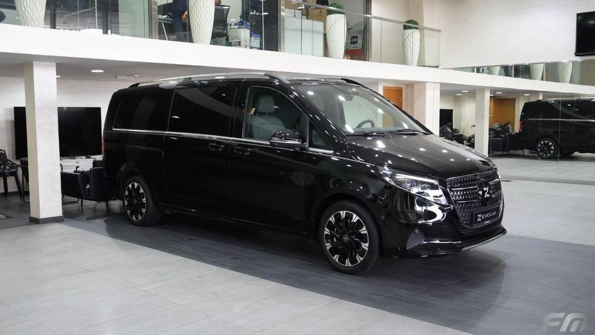 Mercedes Benz V300 AVANTGARDE VIP BUSINESS VAN –  FULL LUXURY OPTION | BRAND NEW | GCC | 2025
