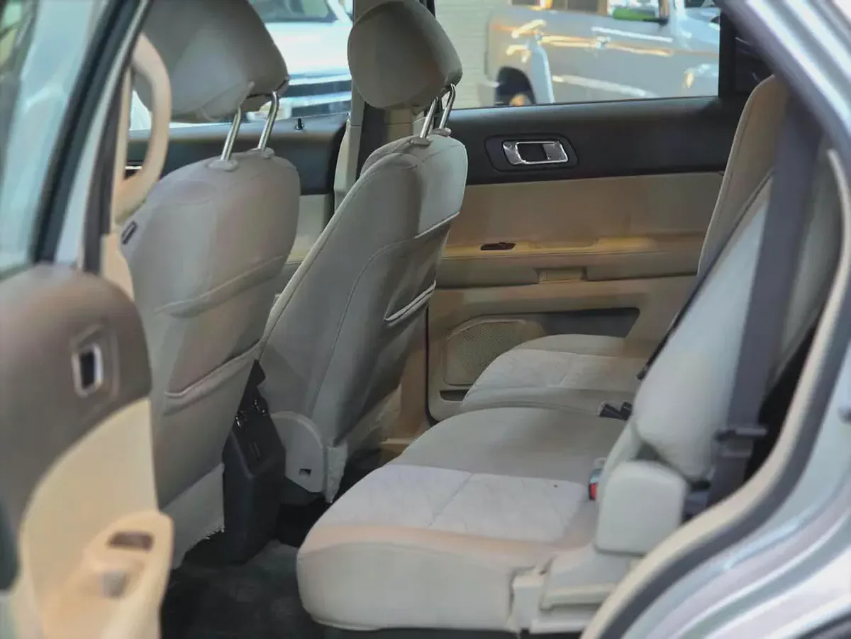 2015 Ford Explorer XLT GCC Specs in Excellent Condition-4-4
