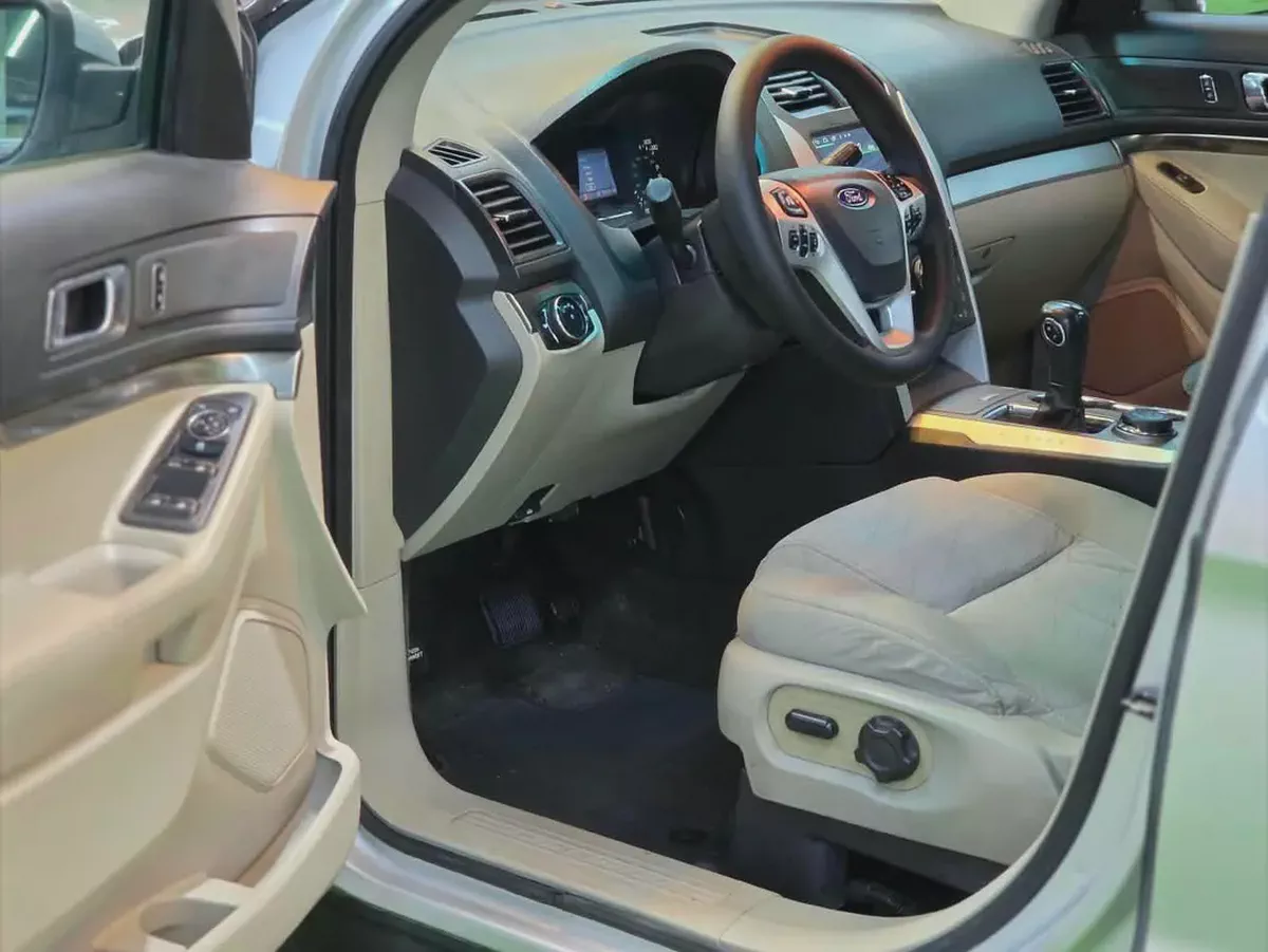 2015 Ford Explorer XLT GCC Specs in Excellent Condition-5-5