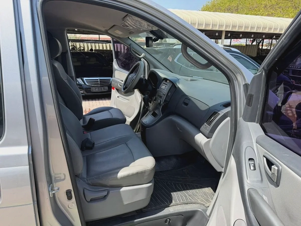 Hyundai Grand Starex GLS 2013 - Korean Specs - Well Maintained