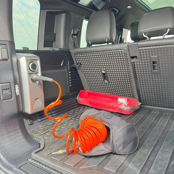 LAND ROVER DEFENDER SE DYNAMIC 2025 | BLUE ( REF-ACD )