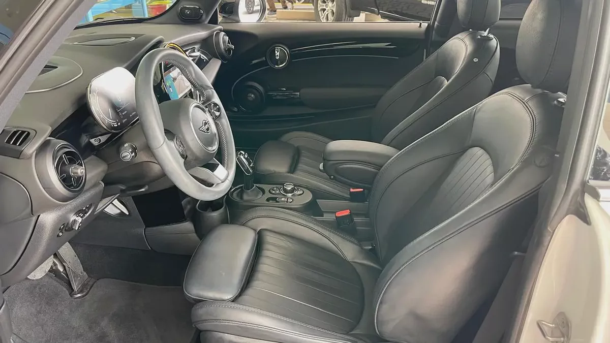 Mini Cooper S Gcc Specs Full Option 100% Original Paint Single Owner Under Warranty Well Maintained-12-12