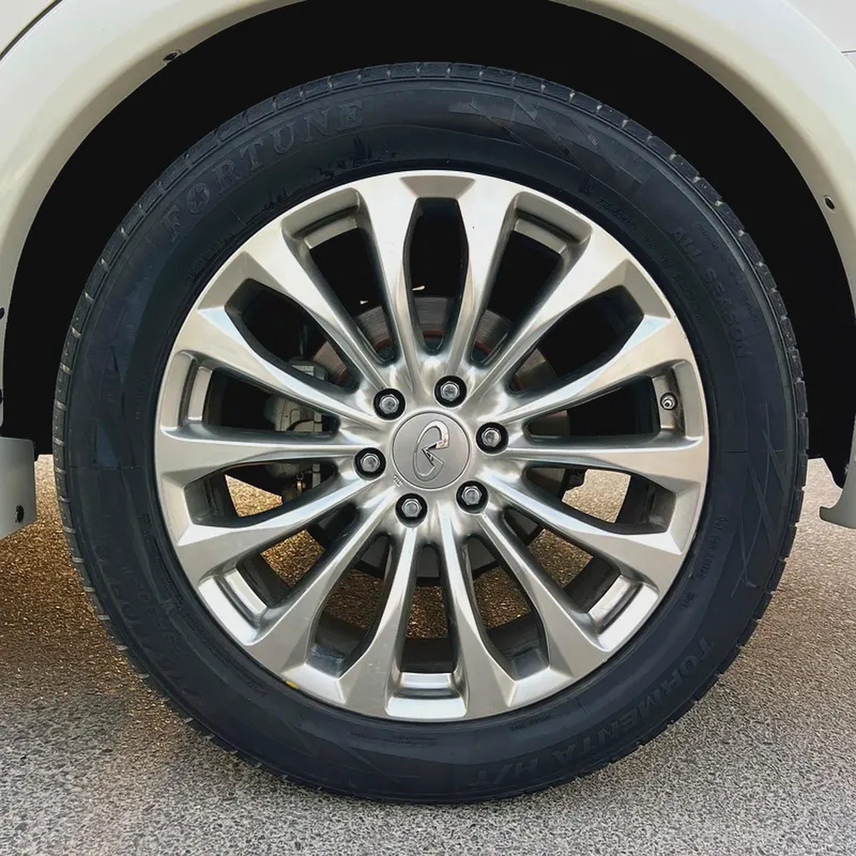 Pristine Infiniti QX80 Luxury 2016 | GCC Specs | Full Service History-8-8