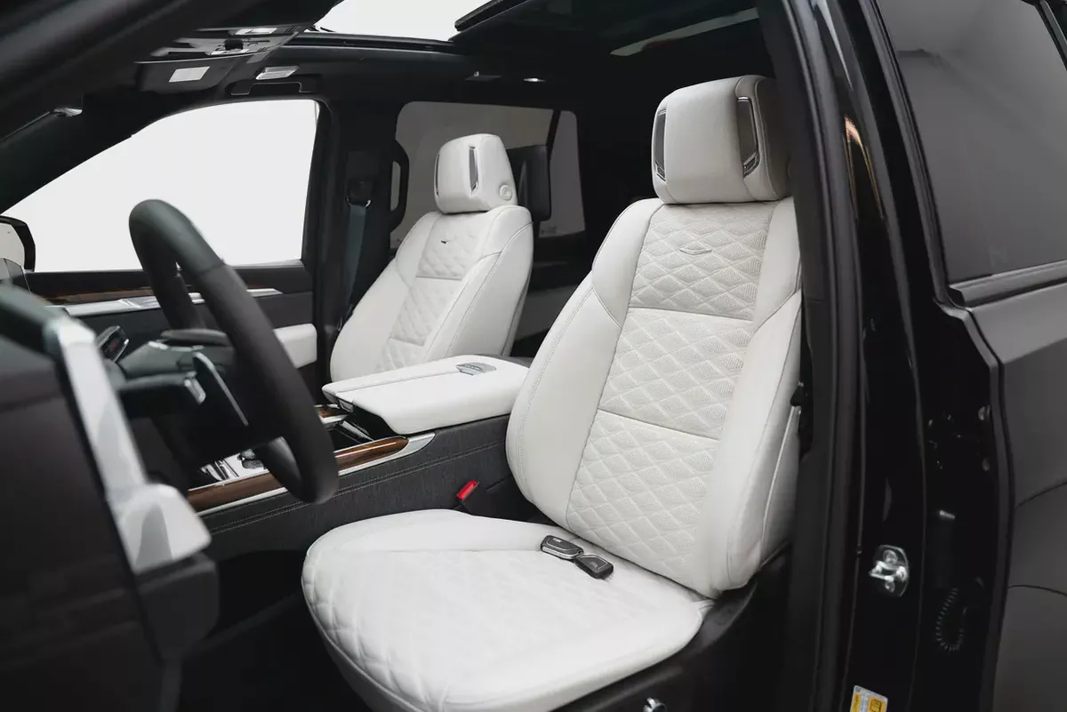2025 CADILLAC ESCALADE 600 SPORT PLATINUM WITH WARRANTY AND SERVICE CONTRACT-9-9