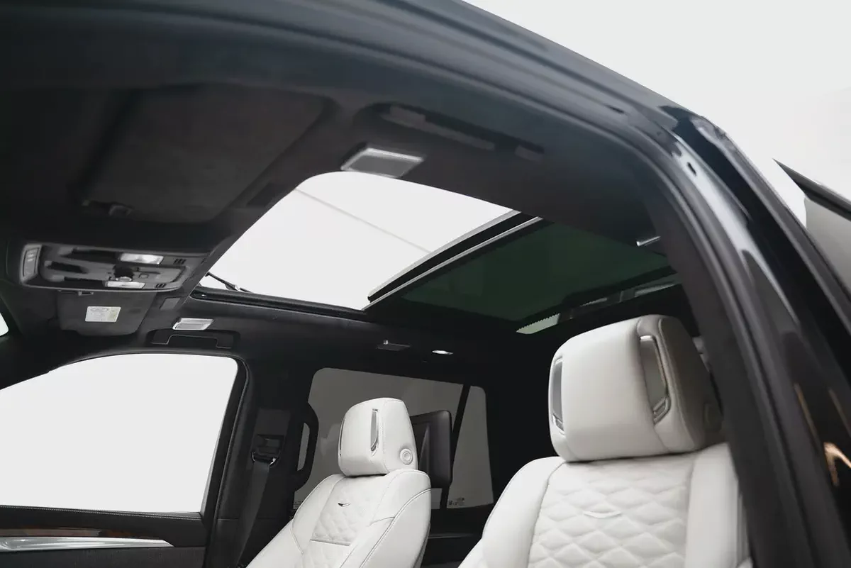 2025 CADILLAC ESCALADE 600 SPORT PLATINUM WITH WARRANTY AND SERVICE CONTRACT-10-10
