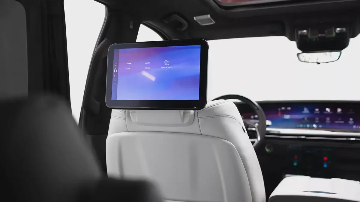 2025 CADILLAC ESCALADE 600 SPORT PLATINUM WITH WARRANTY AND SERVICE CONTRACT-18-18