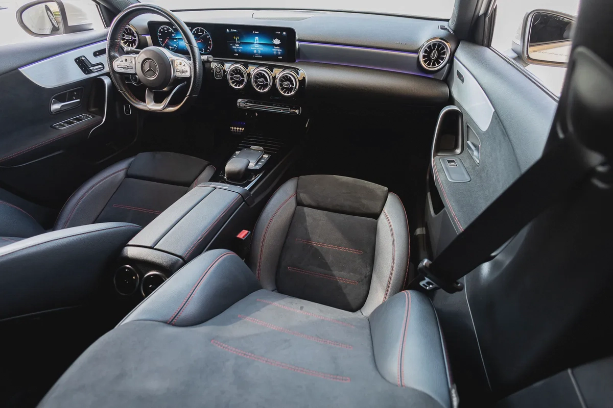 Mercedes-Benz A-Class 200 2021-4-4