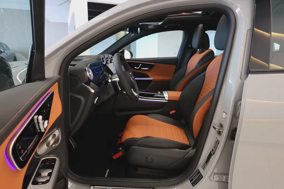 MERCEDES-BENZ -GLC COUPE -GLC200-4MATIC-0KM-2026-GCC SPECS-UNDER WARRANTY (Available 3 colors)-10-10