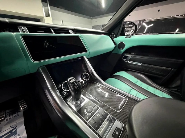 Land Rover Range Rover Sport SVR GCC Specs