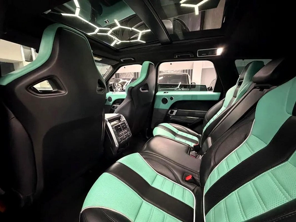 Land Rover Range Rover Sport SVR GCC Specs