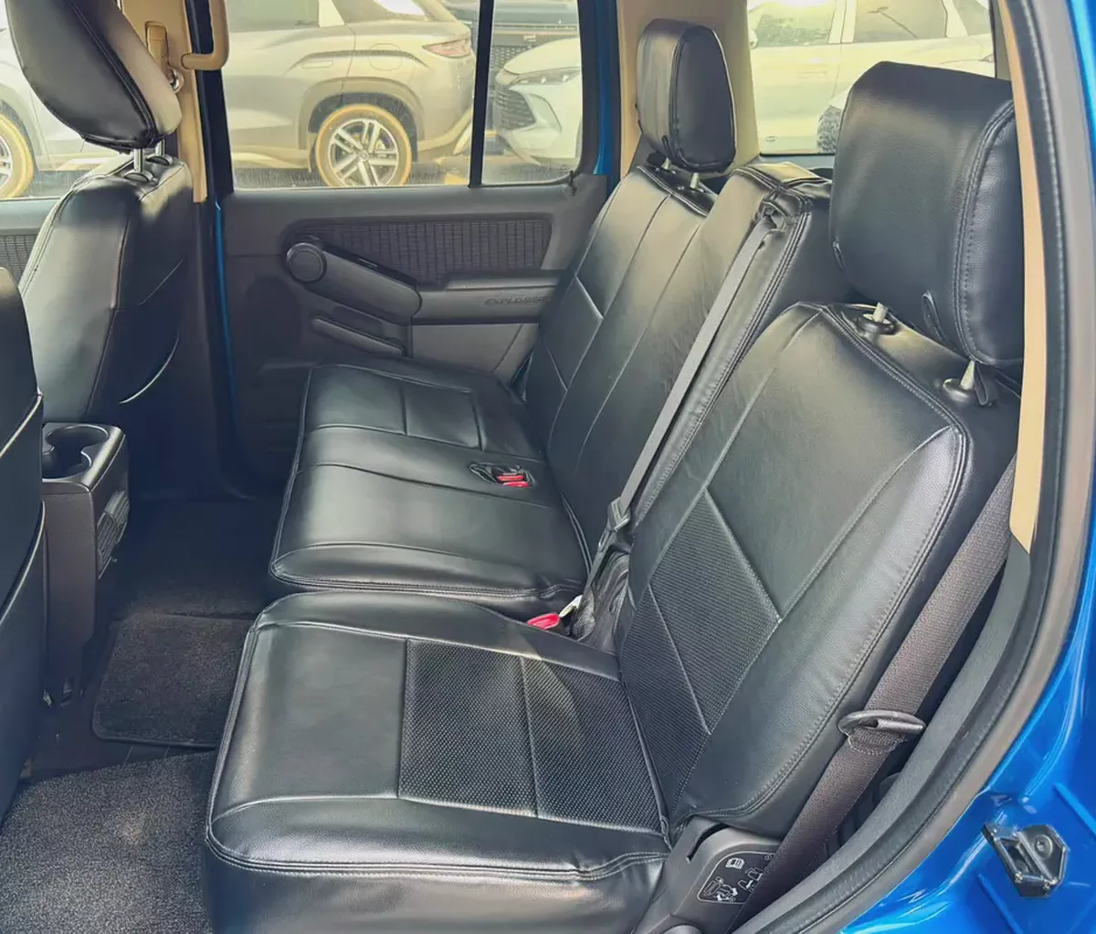 FORD EXPLORER XLT - 2010 - CLEAN CAR FRESH JAPAN IMPORT-11-11