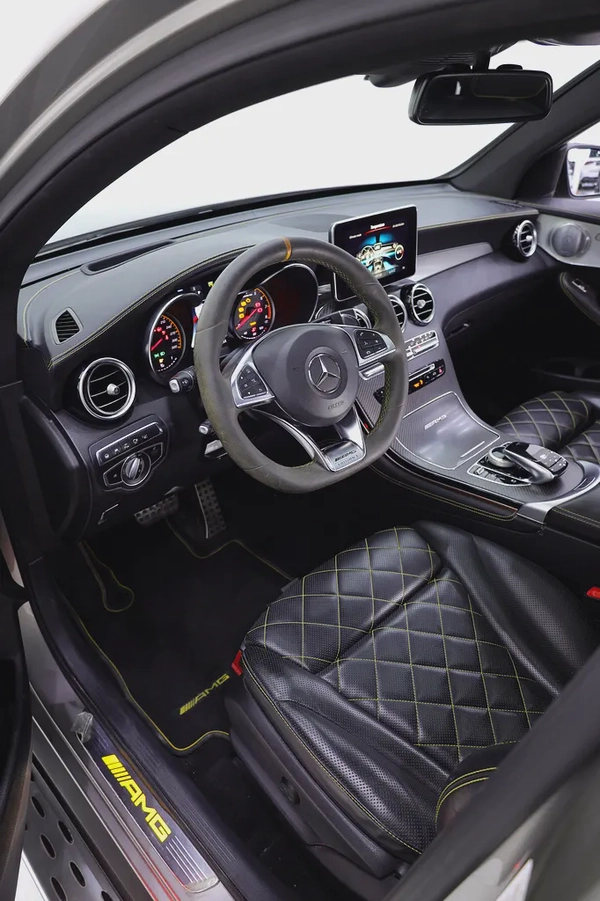 GLC 63 S - EDITION 1 - GCC - clean title - FULL CARBON PACKAGE - FULLY LOADED + warranty