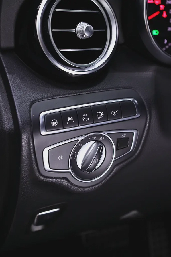 GLC 63 S - EDITION 1 - GCC - clean title - FULL CARBON PACKAGE - FULLY LOADED + warranty