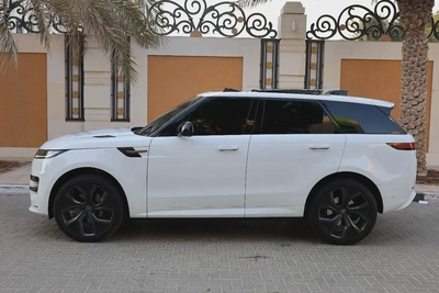 Land Rover Range Rover Sport HSE 2024- like Brand New-5