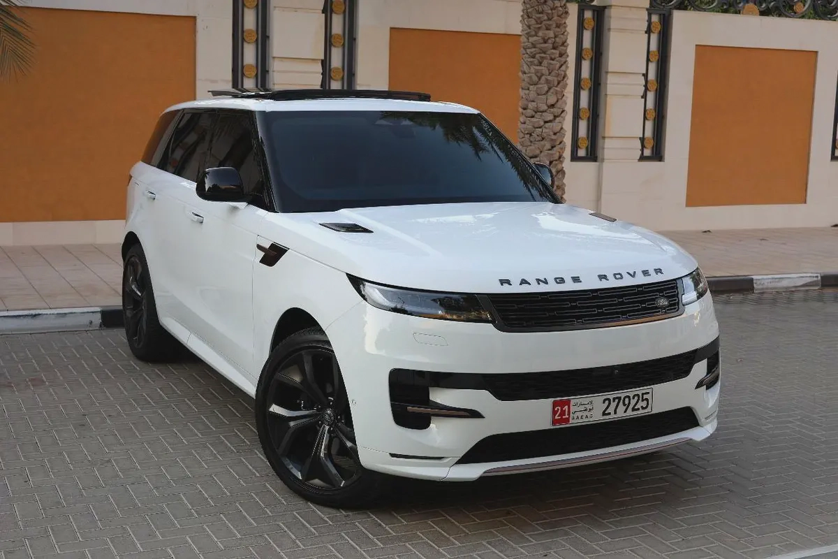 Land Rover Range Rover Sport HSE 2024- like Brand New-1-1