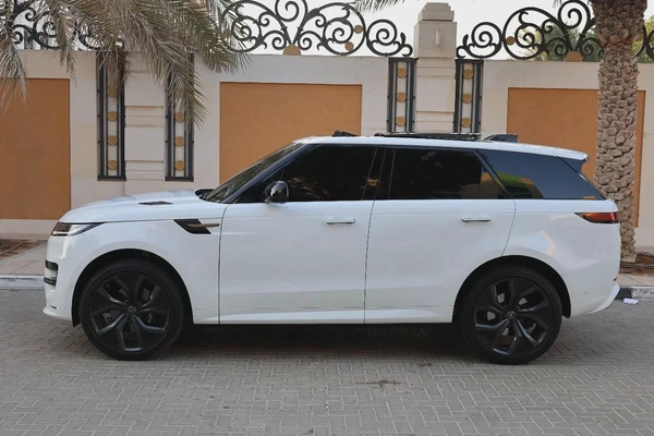 Land Rover Range Rover Sport HSE 2024- like Brand New