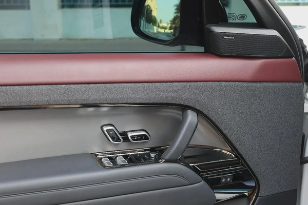 Land Rover Range Rover Sport HSE 2024- like Brand New