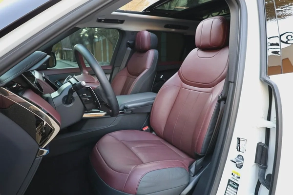 Land Rover Range Rover Sport HSE 2024- like Brand New