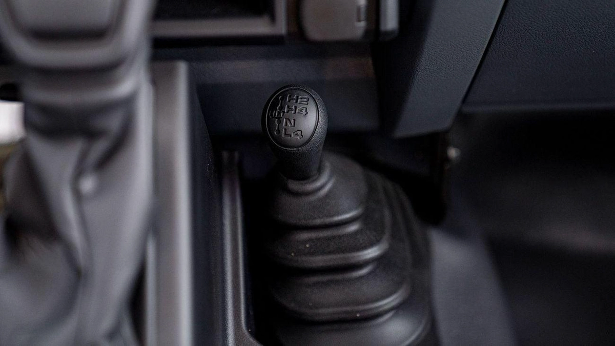 Toyota Land Cruiser 70 2.8 AT-9-9