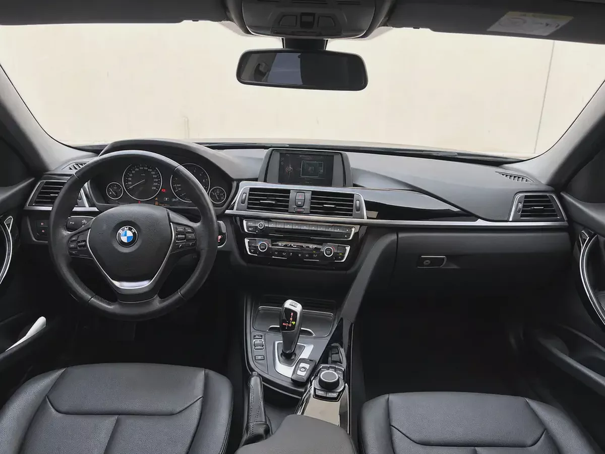AED 840 P.M | BMW 318 | EXECUTIVE | 2018 | GCC | 1.5L 3 CYLINDERS | LOW MILEAGE-13-13