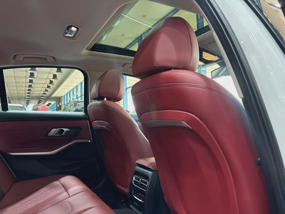 BMW 320i 2024 MODEL-13