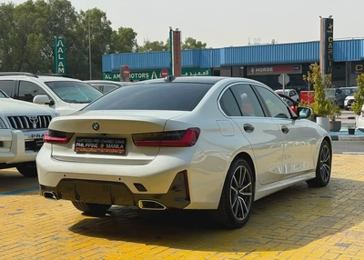 BMW 320i 2024 MODEL-3