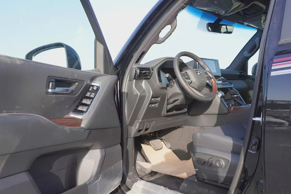 LC300 GXR 3.5L Twin Turbo 2026 GCC Specs No Radar No JBL-9-9