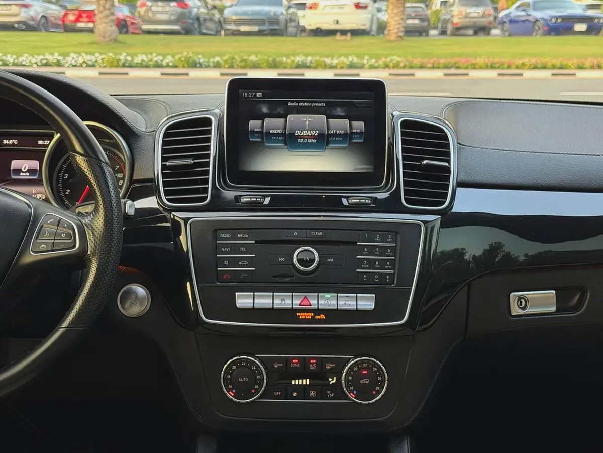 2016 Mercedes-Benz GLE 400 | GCC Specs | Low Mileage | Pristine Condition-7-7