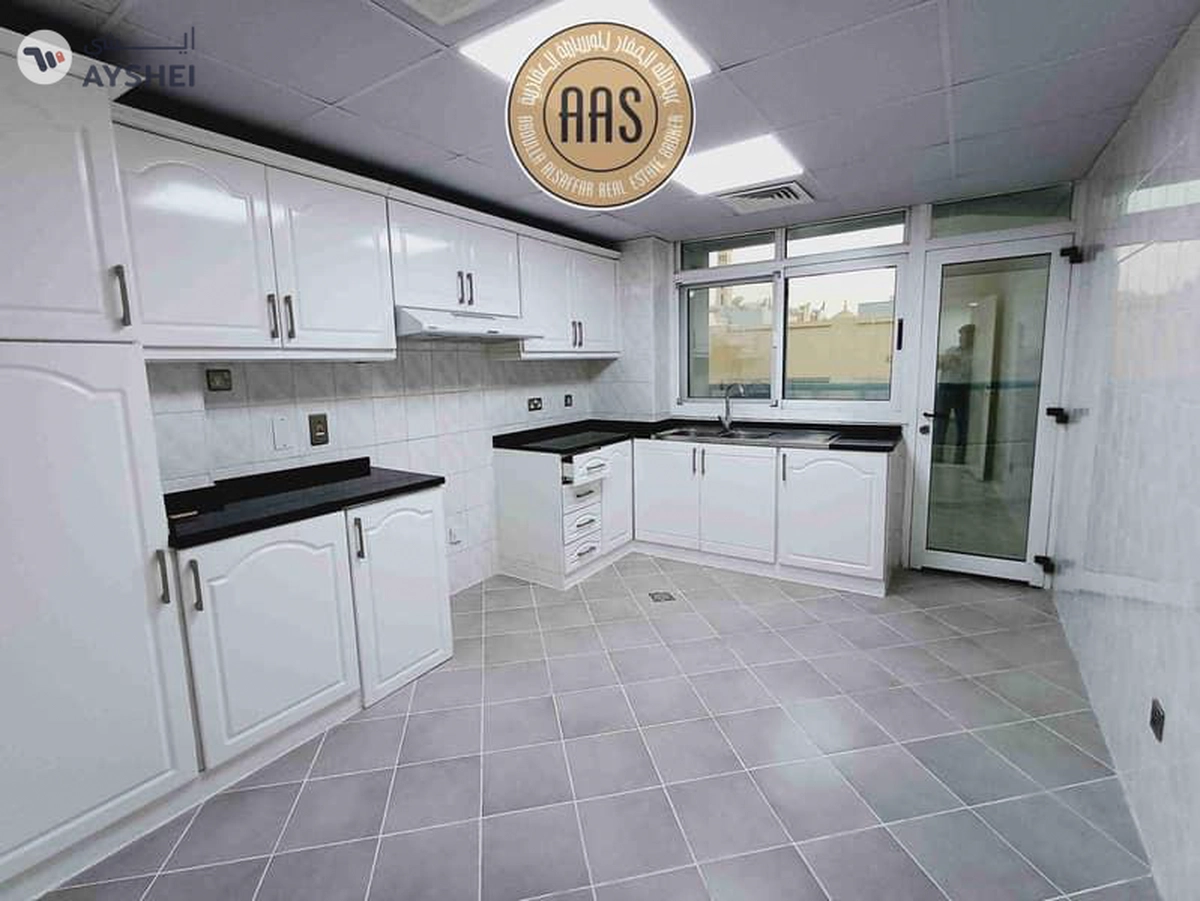 Luxurious and spacious 2BHK apartment with maid room,near to Metro station-13-13