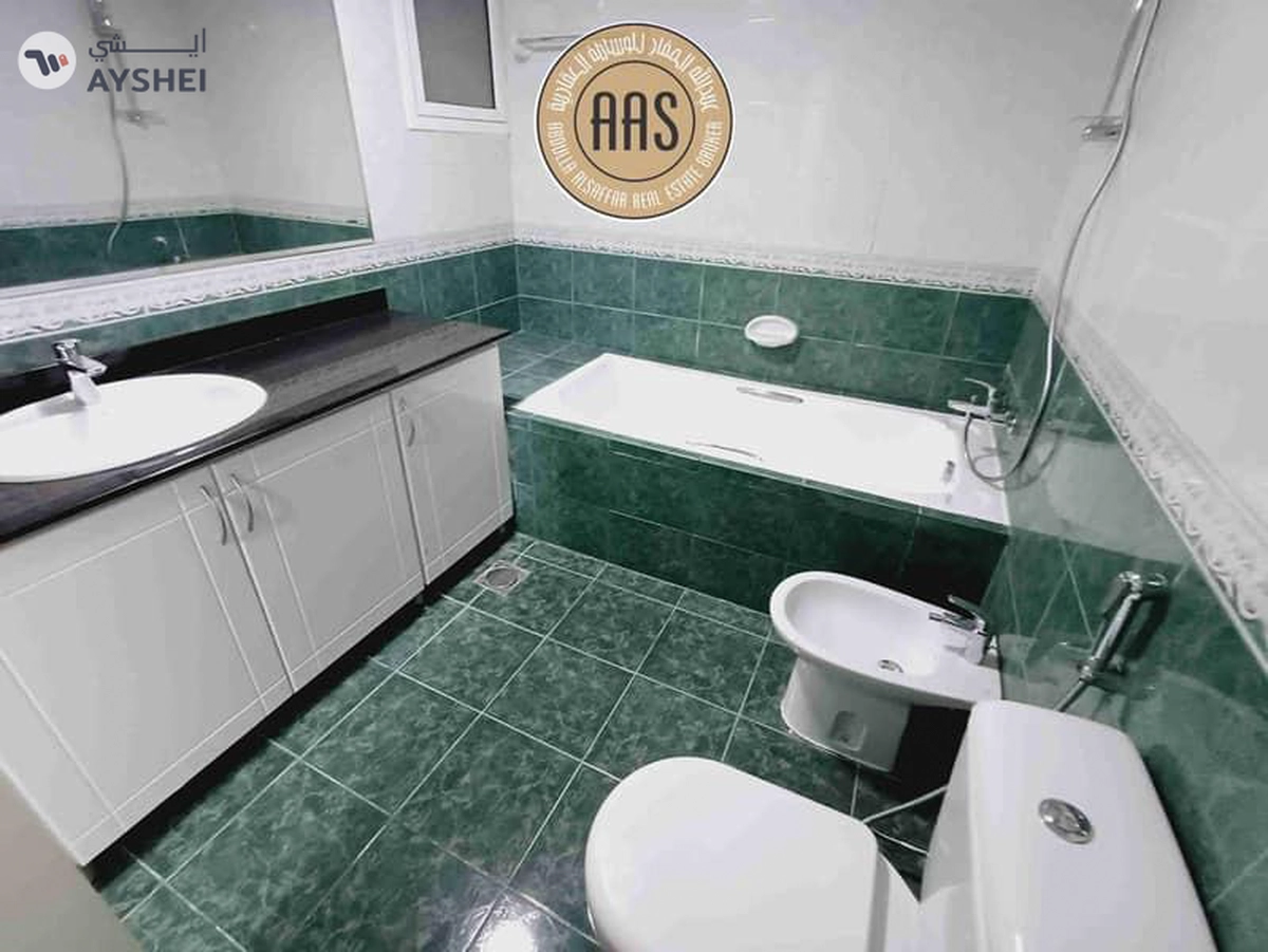 Luxurious and spacious 2BHK apartment with maid room,near to Metro station-4-4