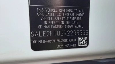 Land Rover Defender 110 SE P400 2024 | American Specs-17