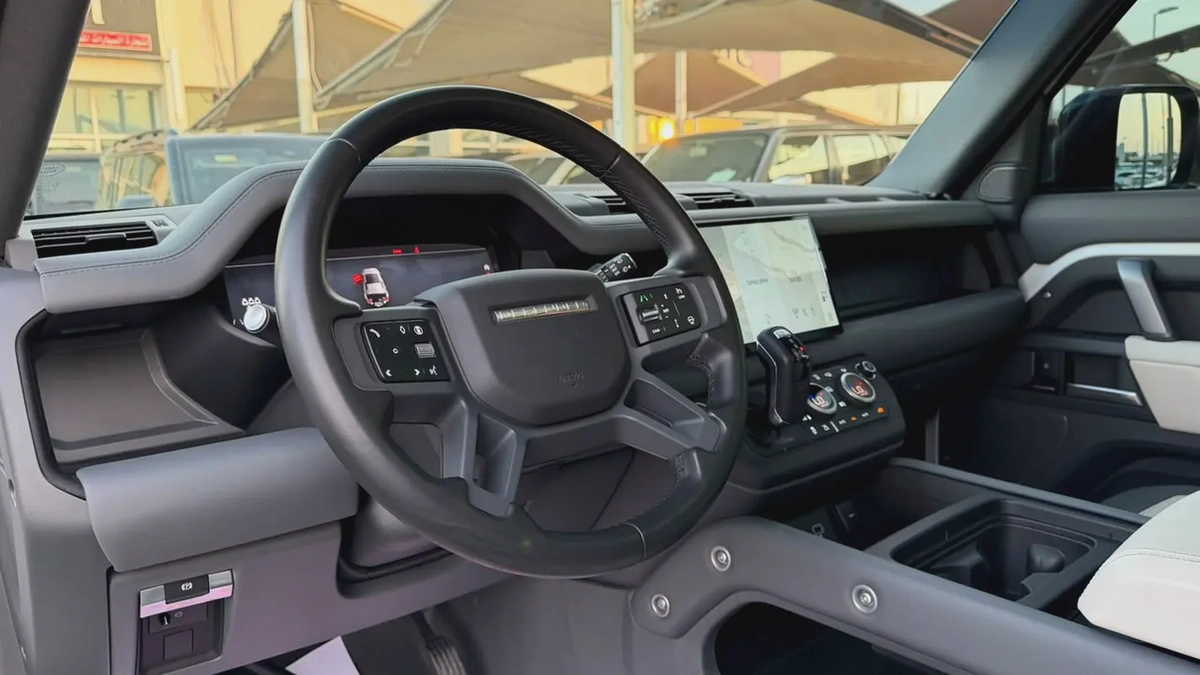 Land Rover Defender 110 SE P400 2024 | American Specs-12-12