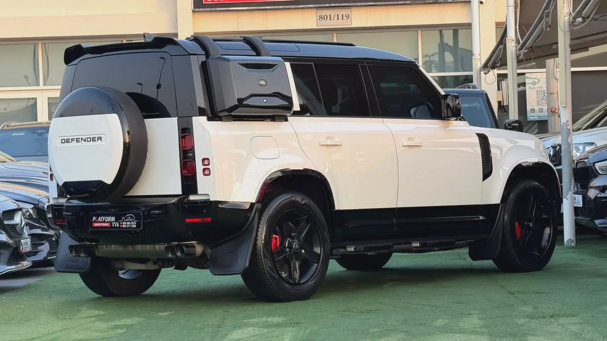 Land Rover Defender 110 SE P400 2024 | American Specs-2-2