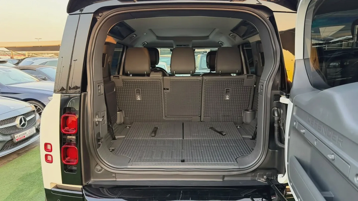 Land Rover Defender 110 SE P400 2024 | American Specs-8-8