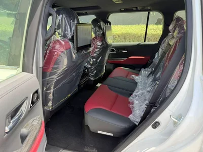 Toyota Land Cruiser VXR-17