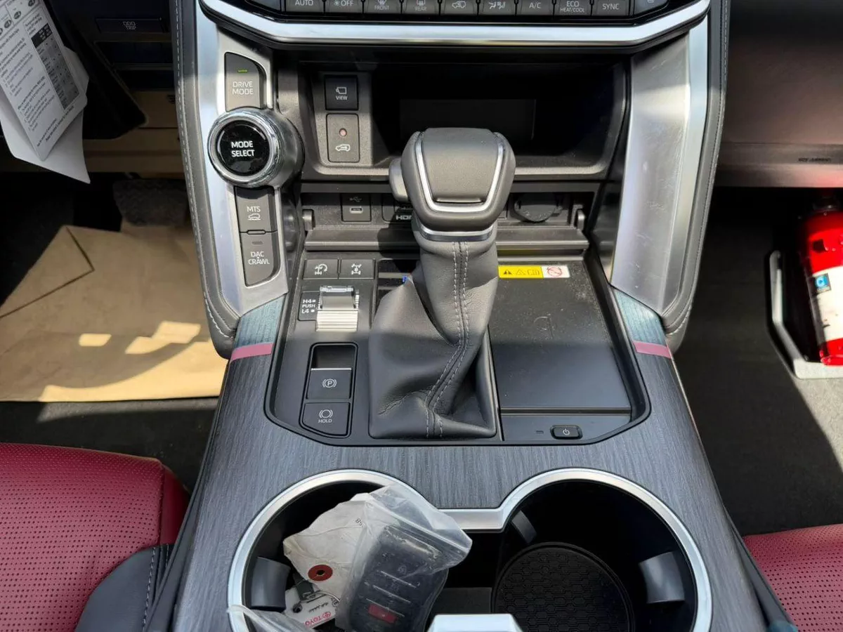 Toyota Land Cruiser VXR-5-0