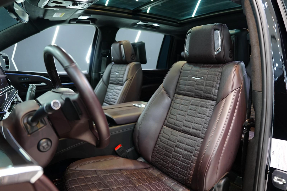 Cadillac Escalade Sport Platinum 2023-4-4