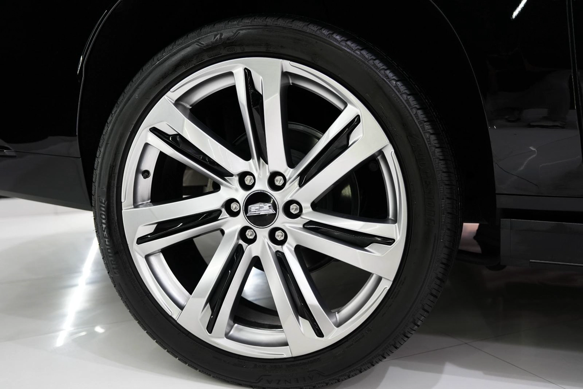 Cadillac Escalade Sport Platinum 2023-17-17