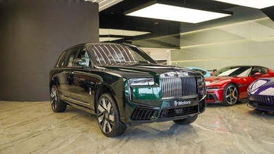 Rolls Royce Cullinan STD Rolls Royce Cullinan - Silver Badge - 2026-0