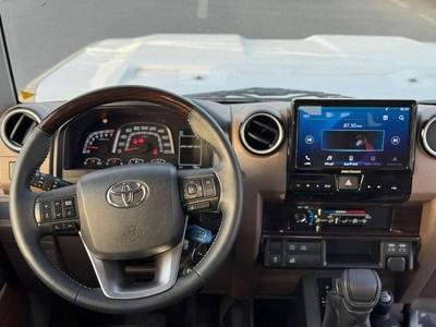 Toyota Land Cruiser Pick Up Std 4.0L Double Cab Utility 4WD-8
