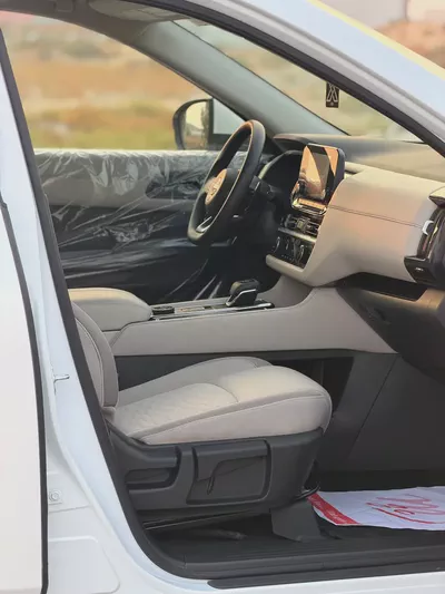 Nissan Pathfinder SL 2025 GCC Specs-6