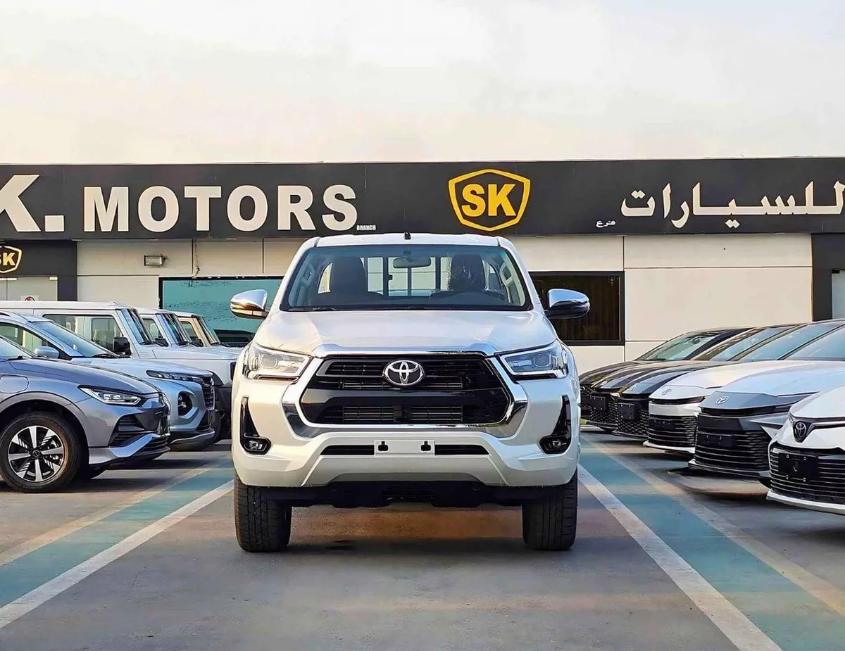Toyota Hilux SGLX SR5 WIDE BODY WITH HUK / 2.4L DIESEL A/T / REAR CAMERA / 4WD (CODE # HLD5J)