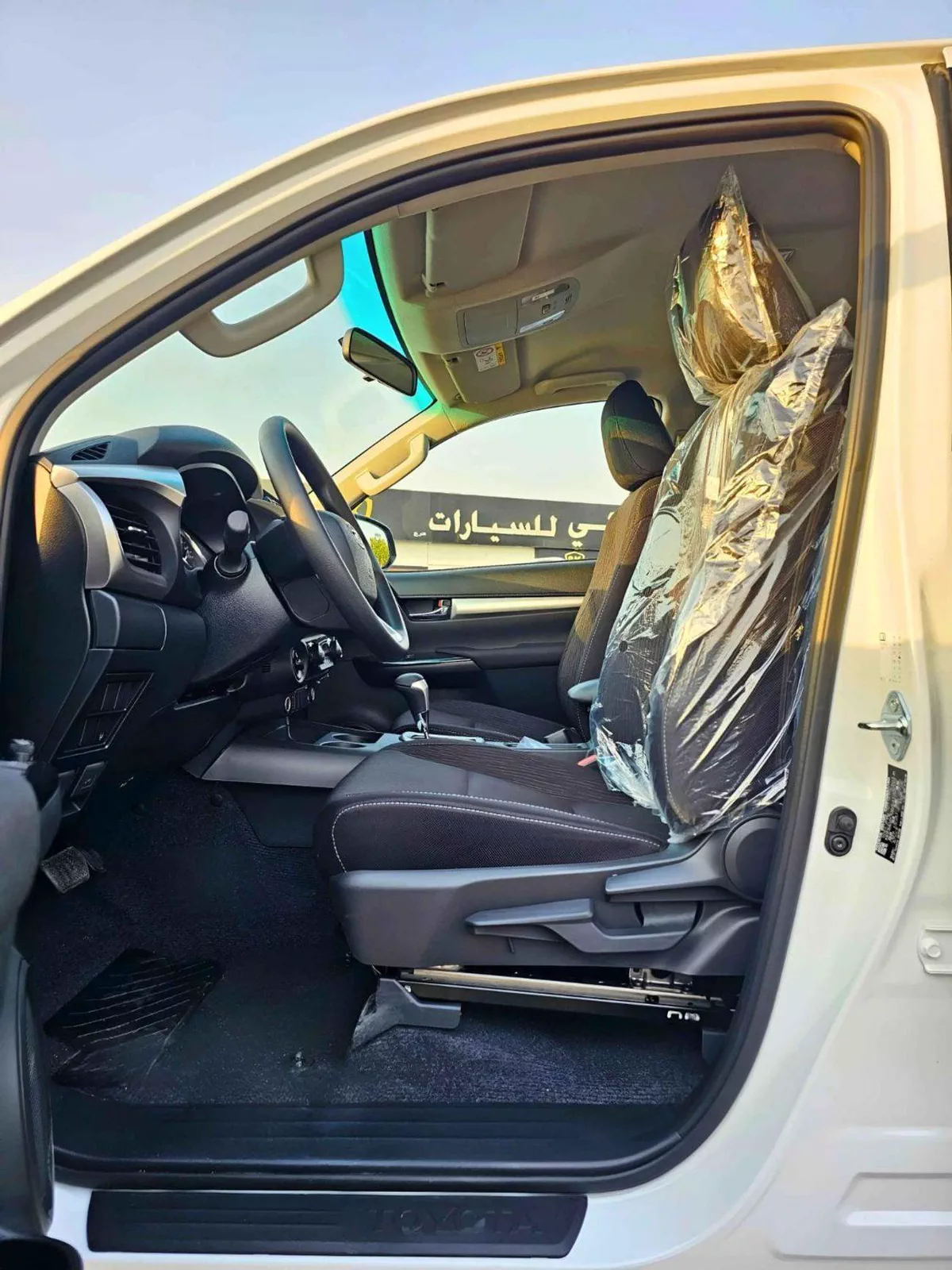 Toyota Hilux SGLX SR5 WIDE BODY WITH HUK / 2.4L DIESEL A/T / REAR CAMERA / 4WD (CODE # HLD5J)-6-0
