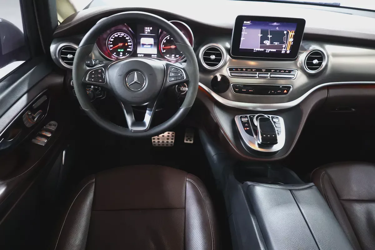 2018 Mercedes-Benz V-Class V250 Exclusive | GCC Specs -Brabus kit- Low Mileage-13-13