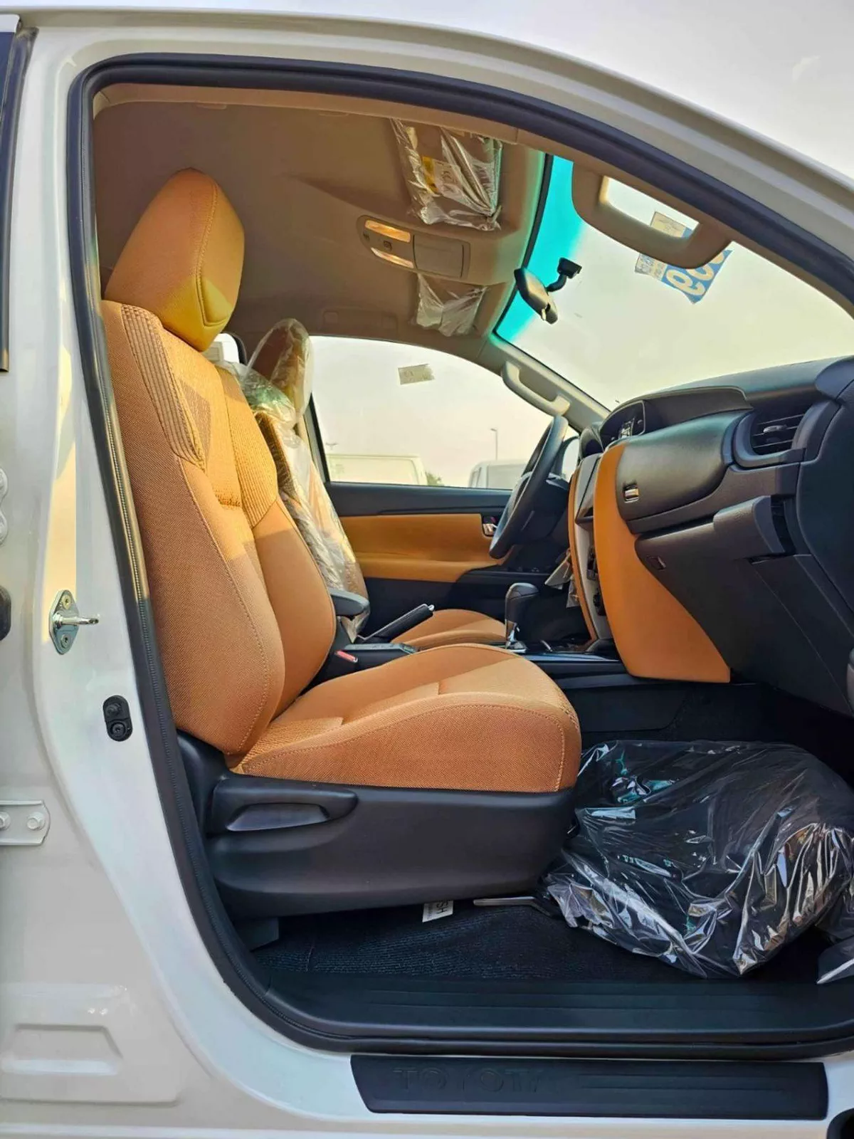 Toyota Fortuner EXR TOYOTA FORTUNER || 2.4L DIESEL V4 4WD / MANUAL AC (CODE # FDMC)-9-0