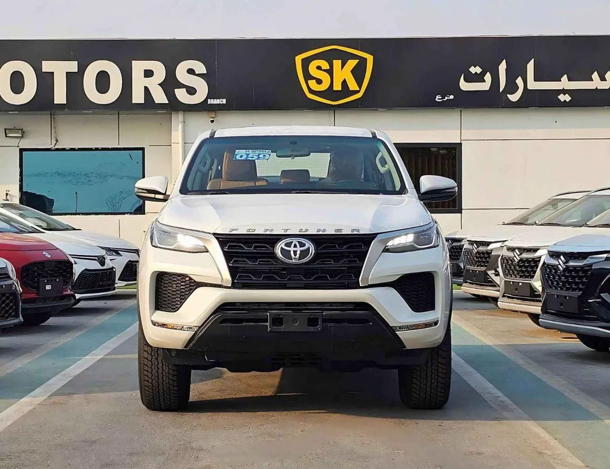 Toyota Fortuner EXR TOYOTA FORTUNER || 2.4L DIESEL V4 4WD / MANUAL AC (CODE # FDMC)